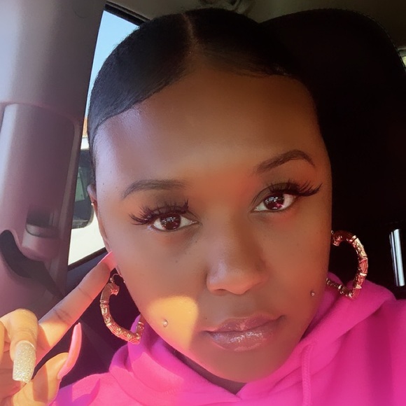 Meet your Posher, Dominique - Picture 3 of 4